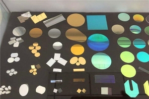 截止波長從250nm-3000nm以內任意波段OD1-OD6